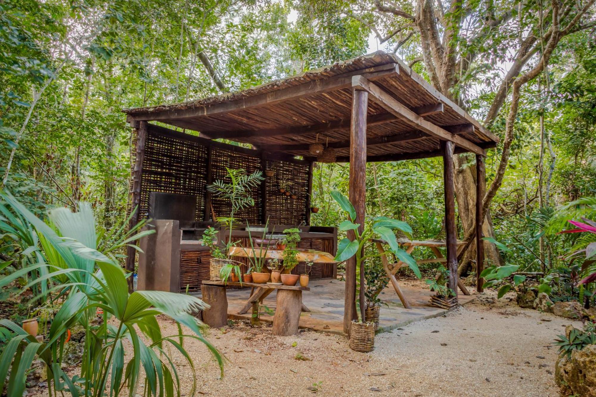 Madre Tierra Eco Habitat Guest House Puerto Morelos Exterior foto